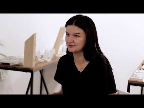 Видео: Что в сумке у Эли Экшн?