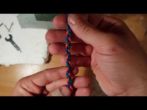 Видео: Как я плету косу из трех прядей для шнуров для ожерелий