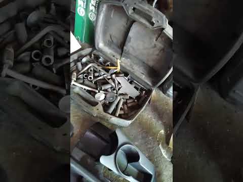 Видео: замена троса КПП форд фокус 1.8 тд