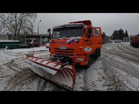 Видео: Работа на камазеКДМ в Рождество🎄🎅🔔❄ Нашли самых наглых кто едет по обочине, оказались КДМ😉😂