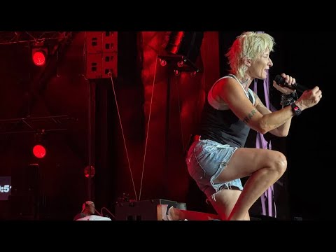 Видео: Диана Арбенина на Family Rock Fest в Алматы, Казахстан 22.08.2025
