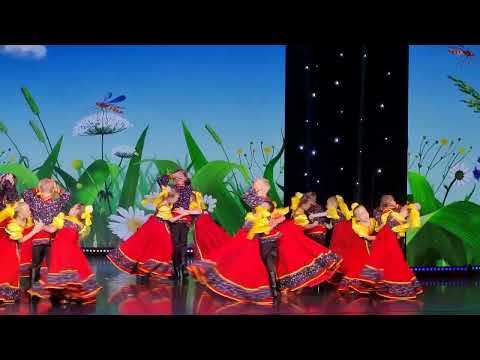 Видео: Танец "Комарики". Студия Ансамбля "Радость"