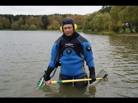 Видео: Подводный поиск в воде с металлоискателем Excalibur. Как успешно вести поиск на пляже.