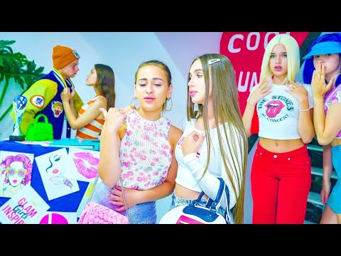 Видео: ДАЯНА ИМА ПРОБЛЕМИ 😬 Коварно споразумение! Неудобни ситуации и съвети за момичета | Екипа Bunny