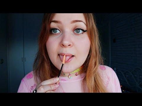 Видео: АСМР МАКИЯЖ СЛЮНКОЙ 🐌 ASMR SPIT PAINTING your Makeup 💄 mouth sounds