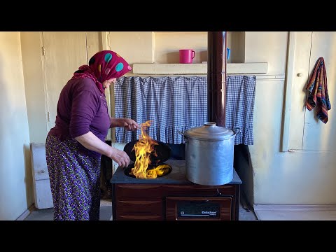 Видео: Снежный день в самой холодной деревне Турции.