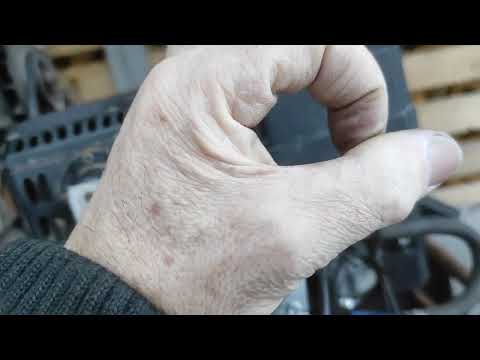 Видео: черная свеча на китайском двигателе (мотоблоке), я решил проблему так.