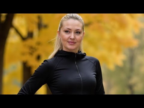 Видео: Золотая осень! Гуляем по парку. Учимся завязывать галстук