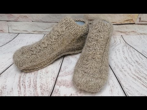 Видео: Мягкие и очень теплые следочки спицами//Подробный МК