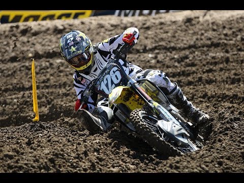 Видео: МОТОКРОСС: УРОКИ ПРОХОЖДЕНИЯ УПОРНЫХ И КОЛЕЙНЫХ ПОВОРОТОВ. КОЛЕЯ. Повороты с колеей.