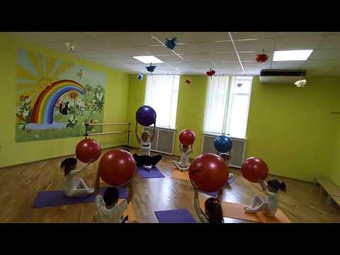Видео: Занятие по фитбол-гимнастике в детском саду "Космическое путешествие" с детьми 5-6 лет.