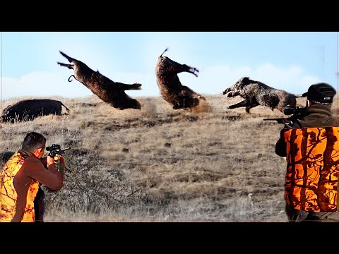 Видео: ШОКИРУЮЩИЕ КАДРЫ С ОХОТЫ НА КАБАНА! Лучшая охота на кабана.