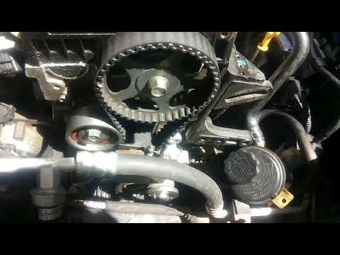 Видео: Замена ремня ГРМ и водяного насоса на 4-цилиндровом двигателе Hyundai / KIA — ЧАСТЬ 1