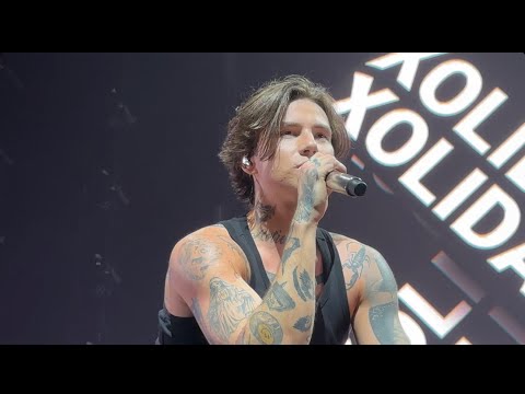 Видео: XOLIDAYBOY - Твой романс // Москва, 07.03.2025