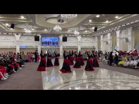 Видео: Испан бийи «Фламенко», «Мурас» бийчилер тобу