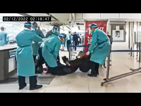 Видео: 1 Час Самых Тревожных Моментов в Аэропорту, Снятых на Камеру...