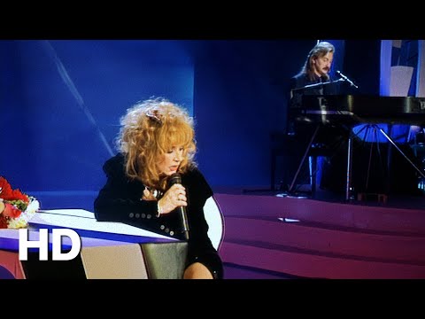 Видео: Алла Пугачёва - Не обижай меня (Official Video)