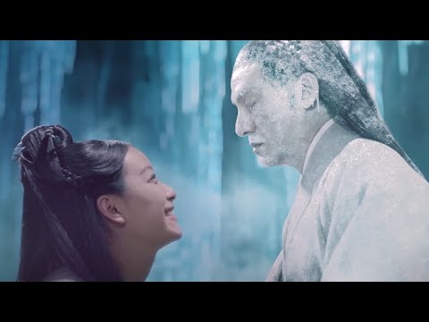 Видео: Прекрасная фея вошла в Ледяной дворец, но поцелуем разбудила God of War, который застыл на долгие го