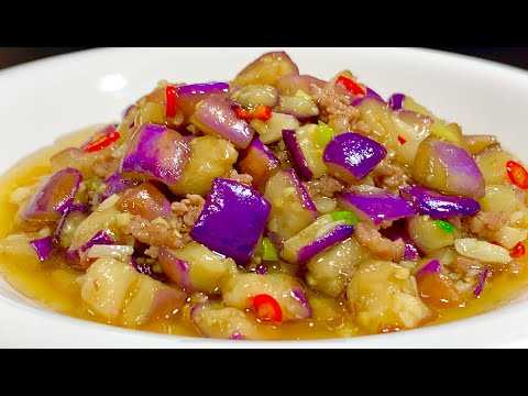 Видео: Баклажаны, нарезанные кубиками, и свиной фарш: восхитительно! Ешьте это блюдо шесть раз в неделю, и