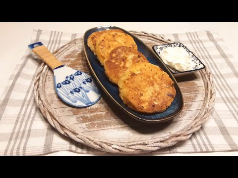 Видео: СОЧНЫЕ  Вкуснейшие СЫРНИКИ  С ЯБЛОКАМИ / Delicious Cheesecakes with apple