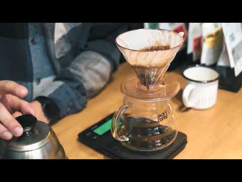 Видео: HARIO V60 ашиглан хэрхэн кофег нэрэх вэ?