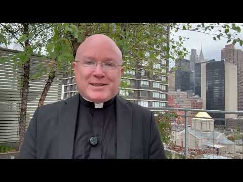 Видео: Ежедневное размышление 31 октября | Монсеньор Ландри