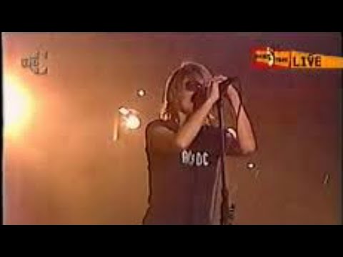 Видео: Земфира - Снег [Нашествие 10.08.2002]