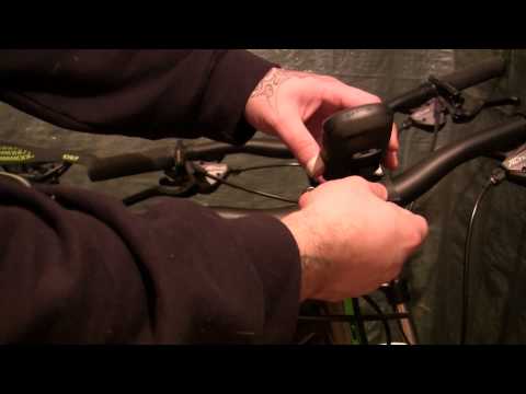 Видео: Устанавливаем велосипедный держатель для приборов Garmin на велосипед