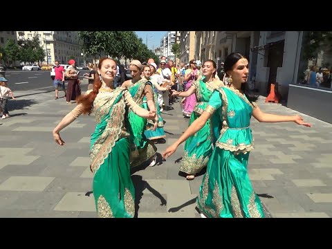 Видео: 2021 06 20 Харинама Gaura Shakti м. Курская (Чкаловская). Harinama in Moscow (Russia).