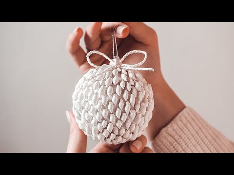 Видео: 🎄5 ПРОСТЫХ ИДЕЙ ЕЛОЧНЫХ ИГРУШЕК | Переделка Фикс Прайс DIY 🔥