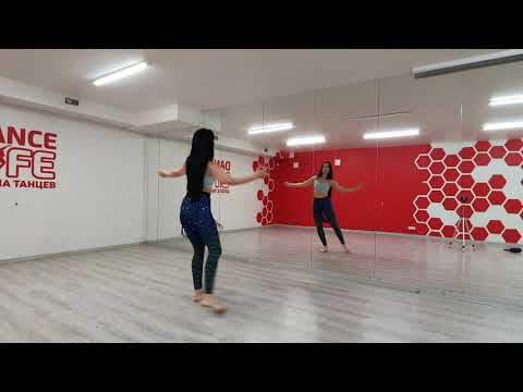 Видео: Уроки восточного танца с Еленой Сазоновой. Связки в bellydance