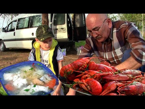 Видео: УХА из СУДАКА на костре.  Как вкусно сварить раков