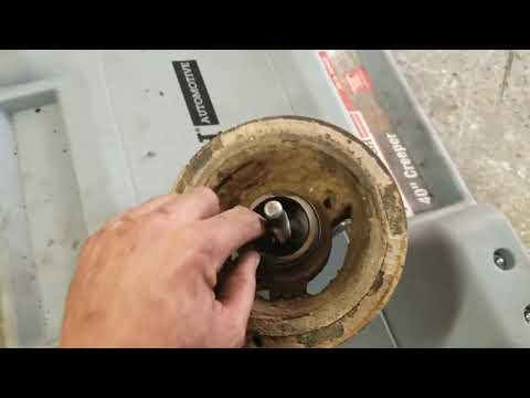 Видео: 7.3L Powerstroke: замена масляного насоса низкого давления