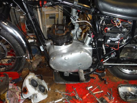 Видео: Обсуждаются верхняя часть полосы BSA A65 и полученные результаты.