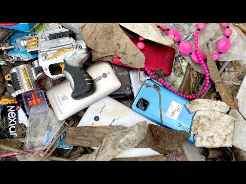 Видео: Ищем брошенный телефон на помойке || Восстановление сломанного Realme