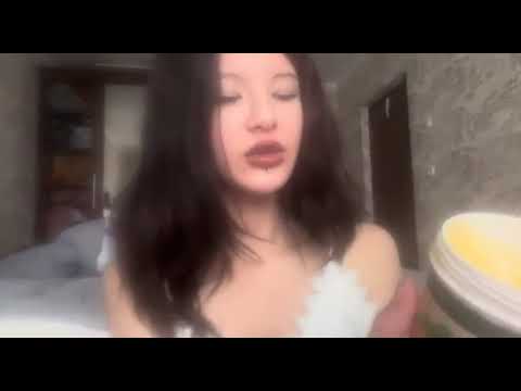 Видео: [asianwoman5574] asmr худший визажист на свете делает тебе макияж