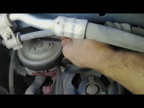 Видео: Пежо 308 замена водяного насоса