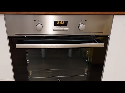 Видео: Электрический духовой шкаф Electrolux EZB53430AX