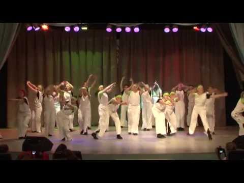 Видео: Лучший вожатский танец 2014 - Я люблю Ребячку!