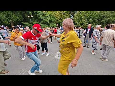 Видео: 11.08.24г..."Гомельский Танцпол"... Дмитрий Плющ... звучит на танцполе в Гомеле...