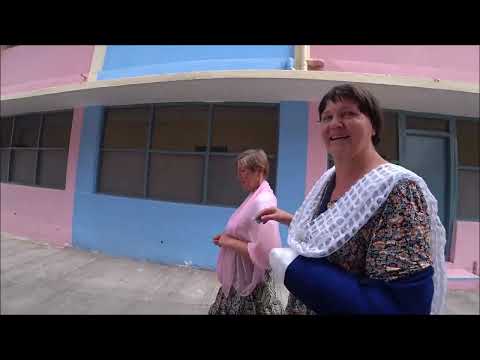 Видео: 279. Сломала руку - отработала карму! Общество чистых тарелок.  Путтапарти 2024.