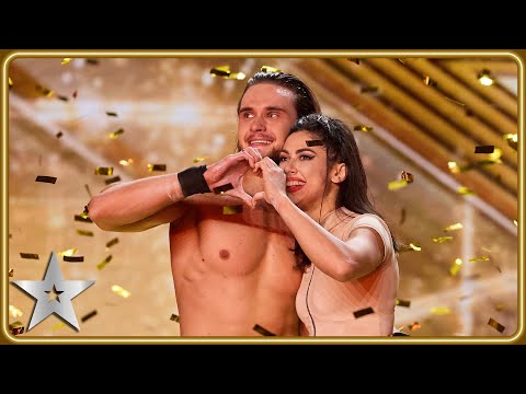 Видео: Воздушные роликовые коньки Duo Stardust, музыка для «Золотого звонка» Саймона Коуэлла | Прослушив...