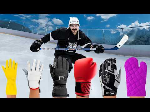 Видео: ИГРАЕМ В ХОККЕЙ РАЗНЫМИ ПЕРЧАТКАМИ! Медицинские Строительные Садовые
