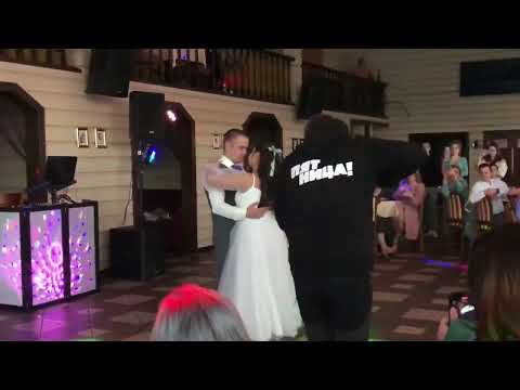 Видео: Наш свадебный танец 🕊️ Хлопья летят наверх 🤍