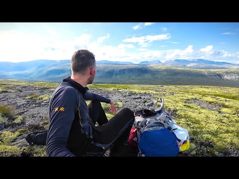 Видео: Хибины в соло. День 2. г. Эвеслогчорр, а также зачем в Хибинах нужен плащ