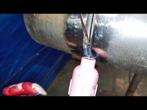 Видео: Сварка труб TIG / Техника герметизации корня / Как сварить узкий зазор в положении 5G