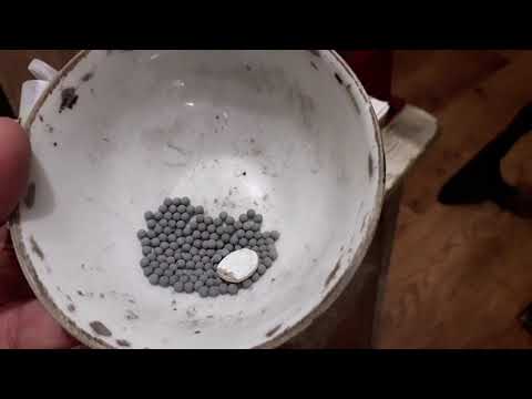 Видео: Обзор, разборка и навеска заводских патронов 28 кал от фирмы Техкрим. Цена 40 р за патрон, стоит ли?