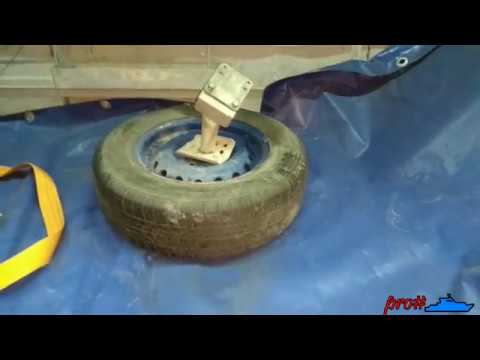 Видео: Развесовка лодки на прицепе. ТСУ. Блоки плавучести и монтажная пена.