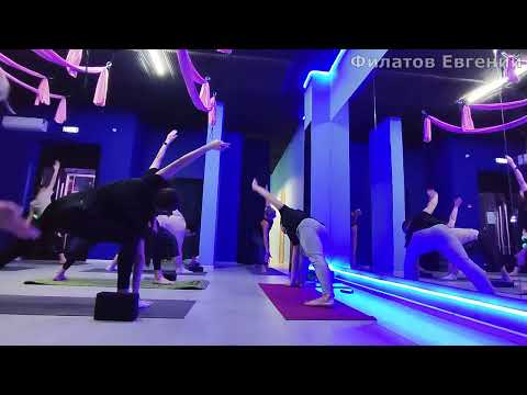 Видео: Vinyasa flow yoga.  Скидываем оковы с ног. Begginer int 65 мин