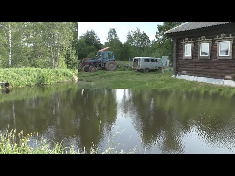 Видео: Красивый хутор на месте опустевшей деревни. Загадка этой деревни. Добротный дом на продажу?